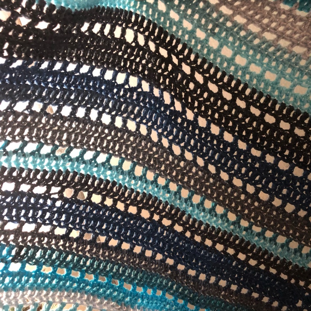 Handmade shawl - Picture 4 of 4